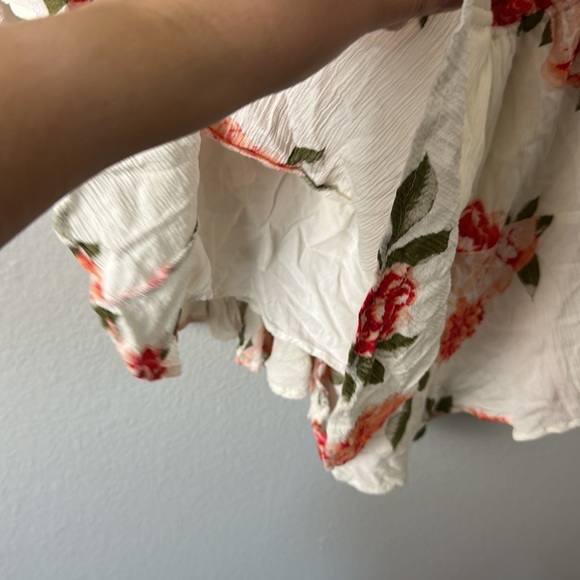 Vici White Floral Swing Romper - Picture 8 of 10